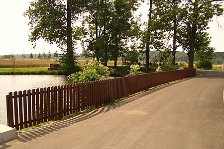 9. Gerader Zaun/verdeckte Säulen