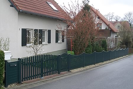 27. Zaun grün Bogen oben