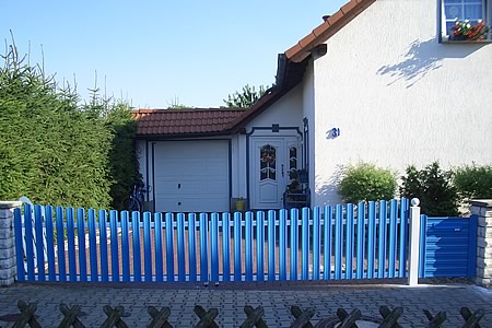 32. Zaun blau Bogen unten